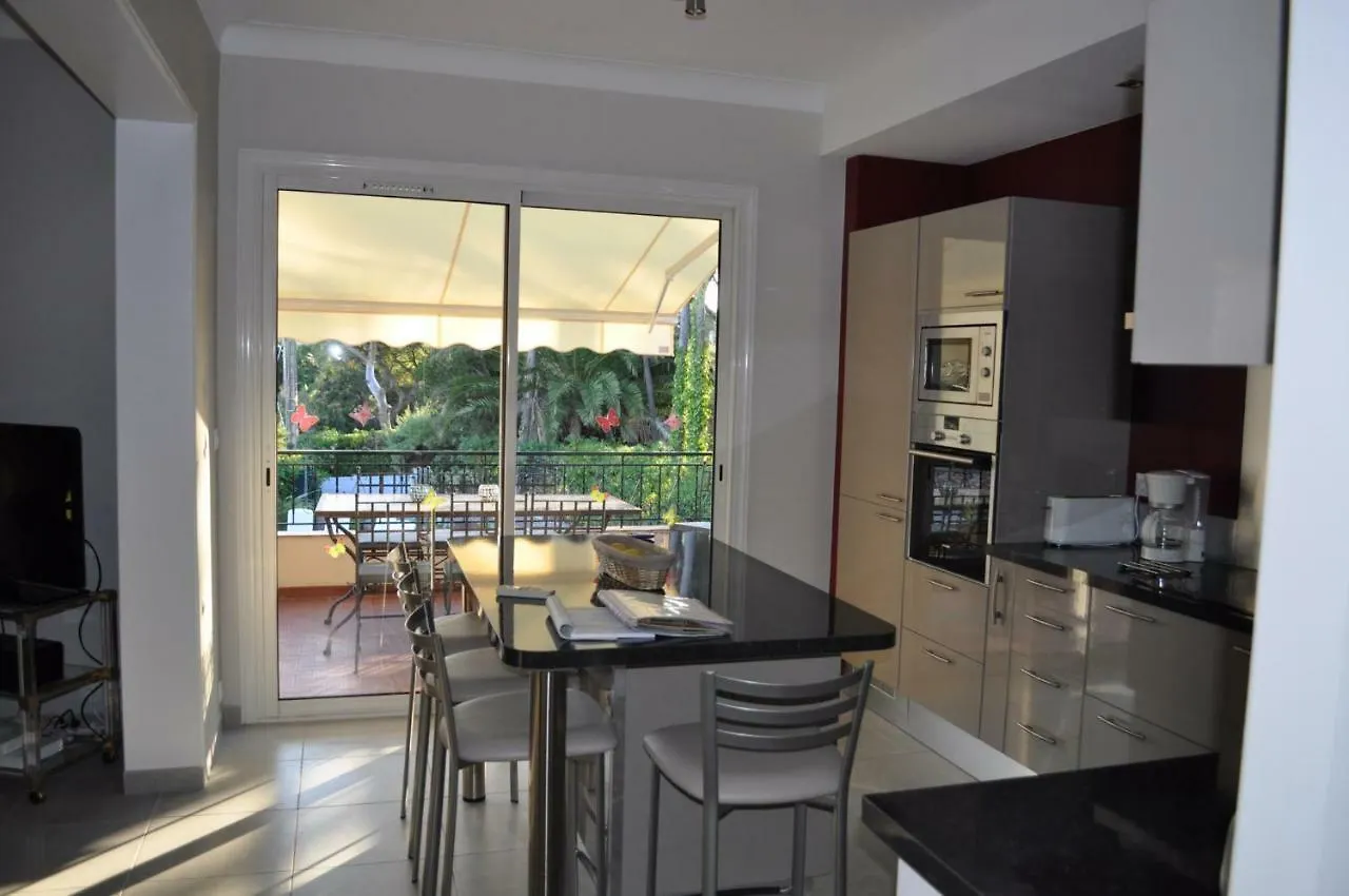 Апартаменты Villa Gecko Сен-Рафаэль Франция